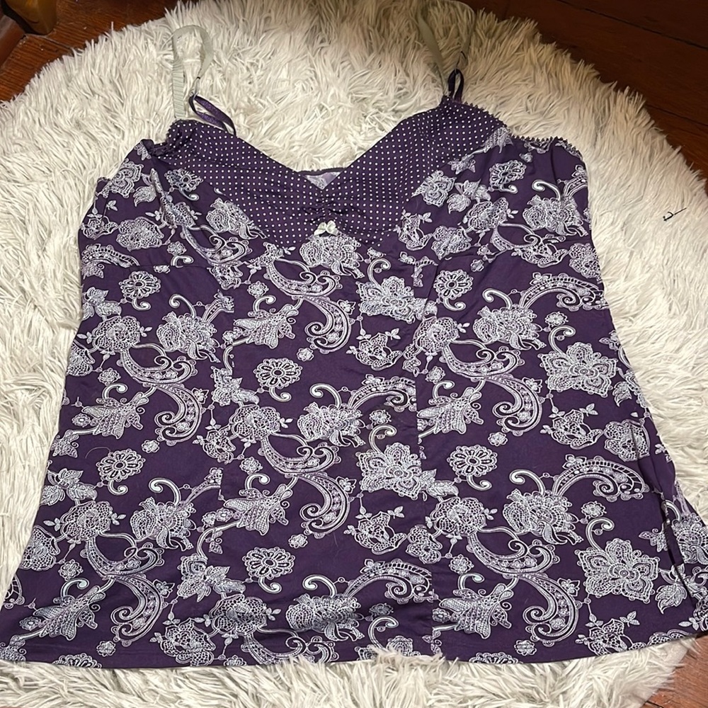 tank top with cool design and cute little bow
